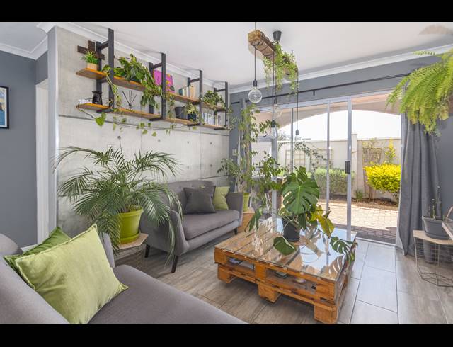 2 BEDROOM APARTMENT FOR SALE IN PARKLANDS